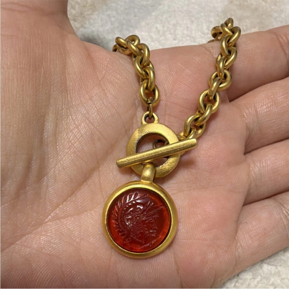 VINTAGE CARNELIAN INTAGLIO
NECKLACE GOLD TONE Size 18" inch